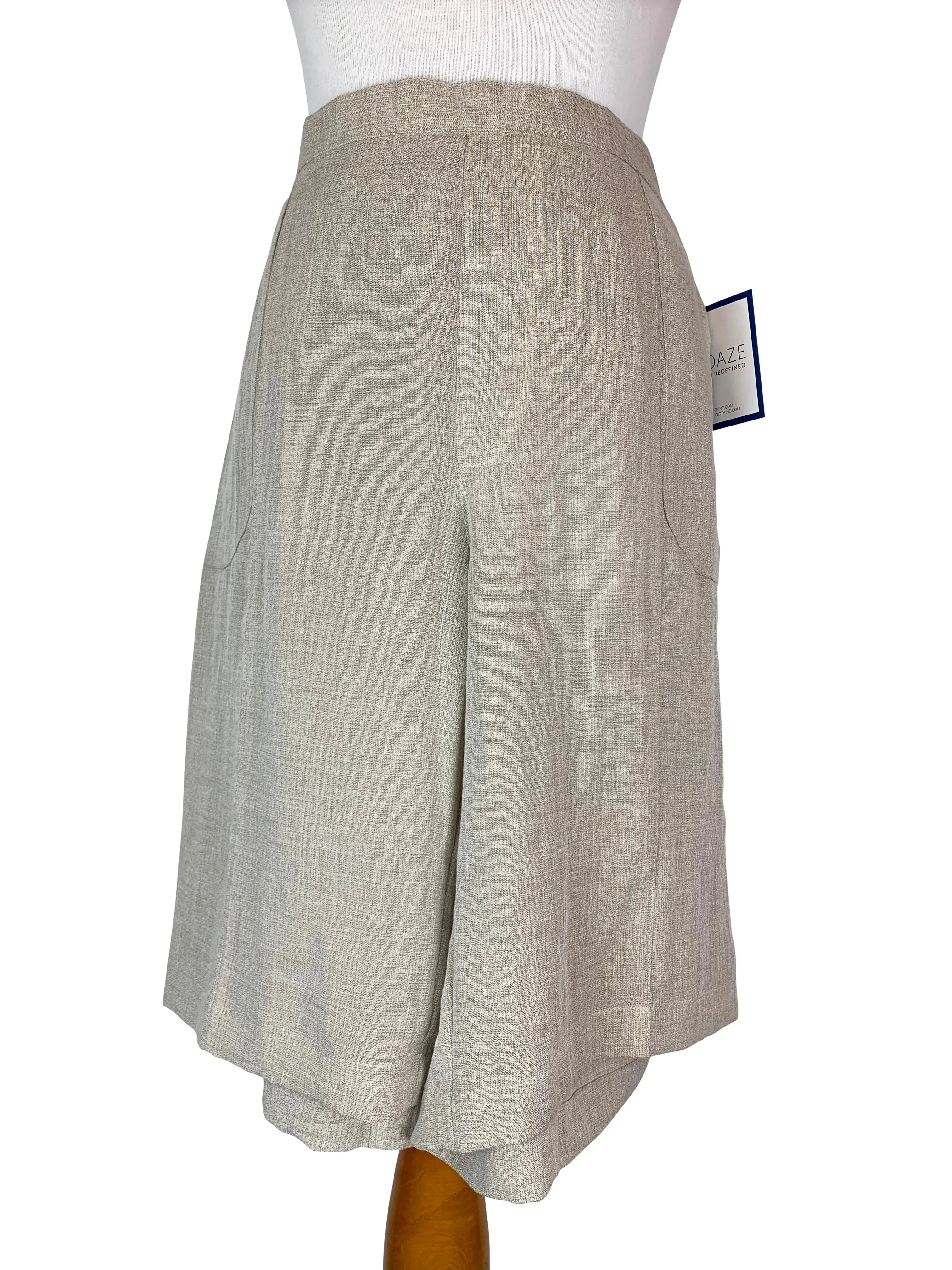 AAPT18 - Bermuda Linen Shorts