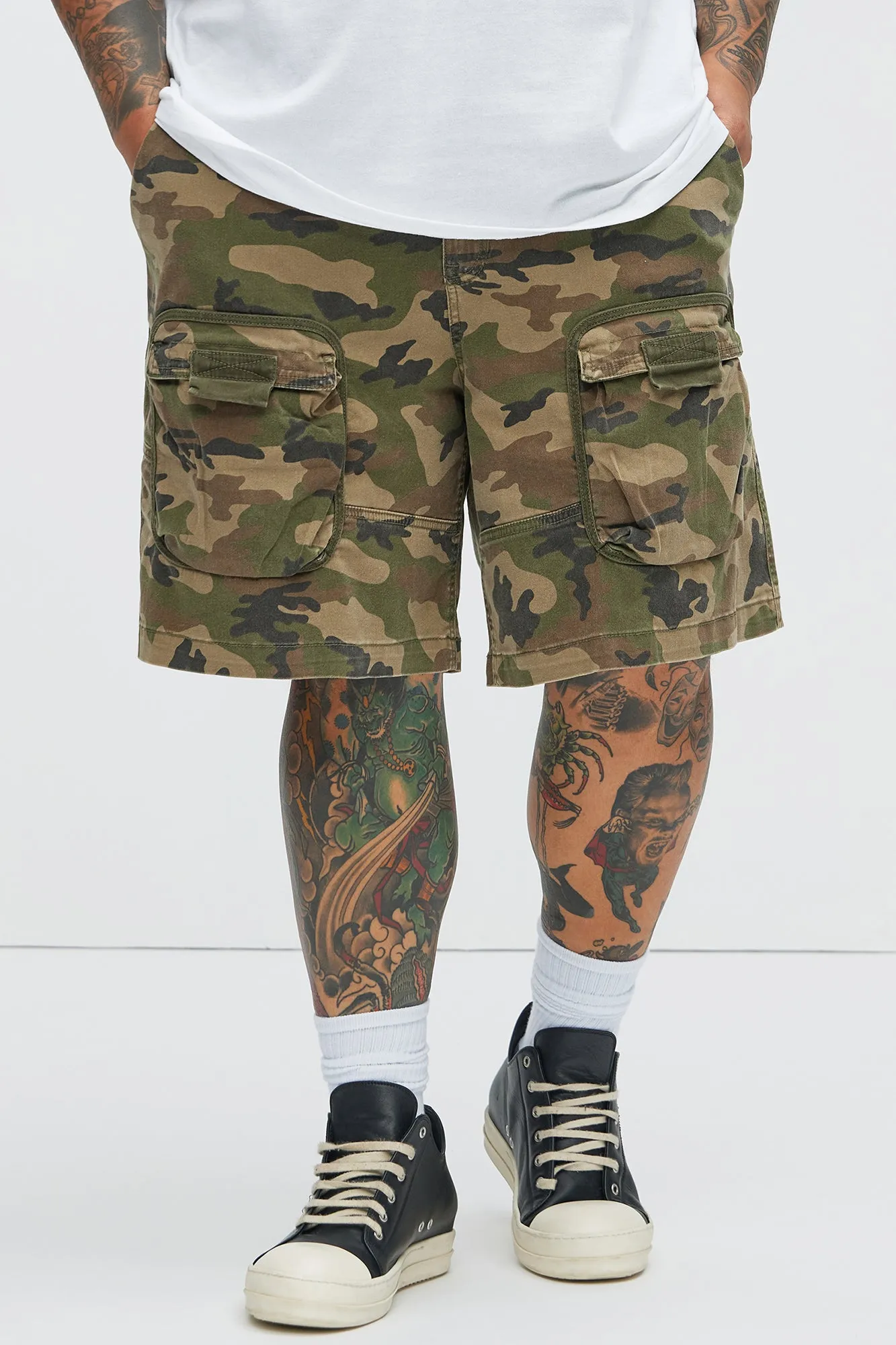 Hawk Cargo Relaxed Shorts - Camouflage