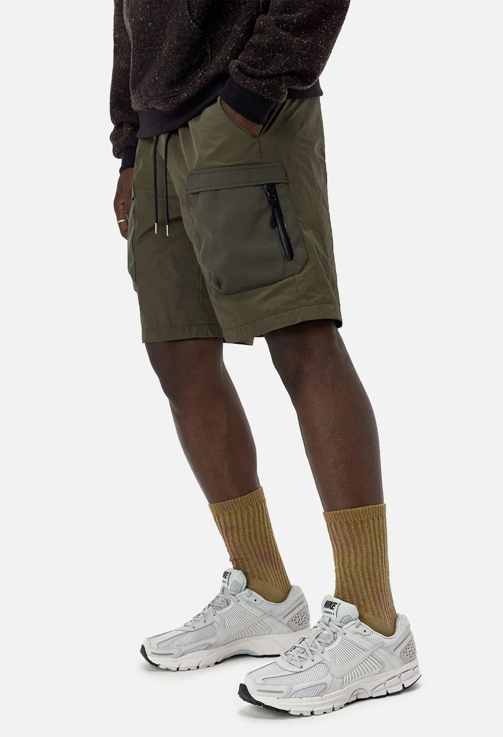 High Shrunk Nylon Cargo Shorts / Olive